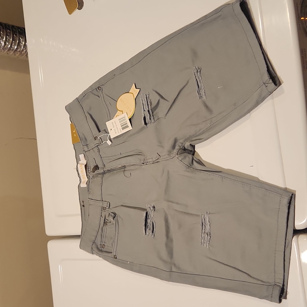 Brand new capris